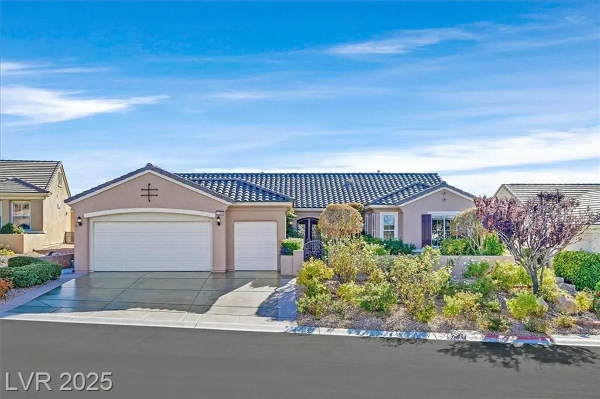 Property Slideshow image 1 of 63 | 1749 warrington dr, Henderson, NV, 89052