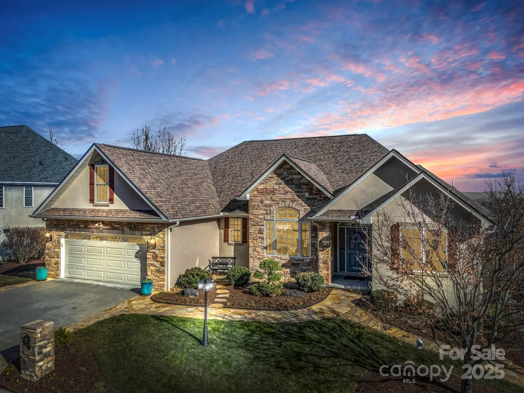 Property Slideshow image 1 of 47 | 71 carriage highlands ct, Hendersonville, NC, 28791