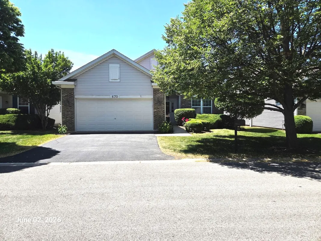 Property Slideshow image 1 of 34 | 670 s wellston ln, Romeoville, IL, 60446