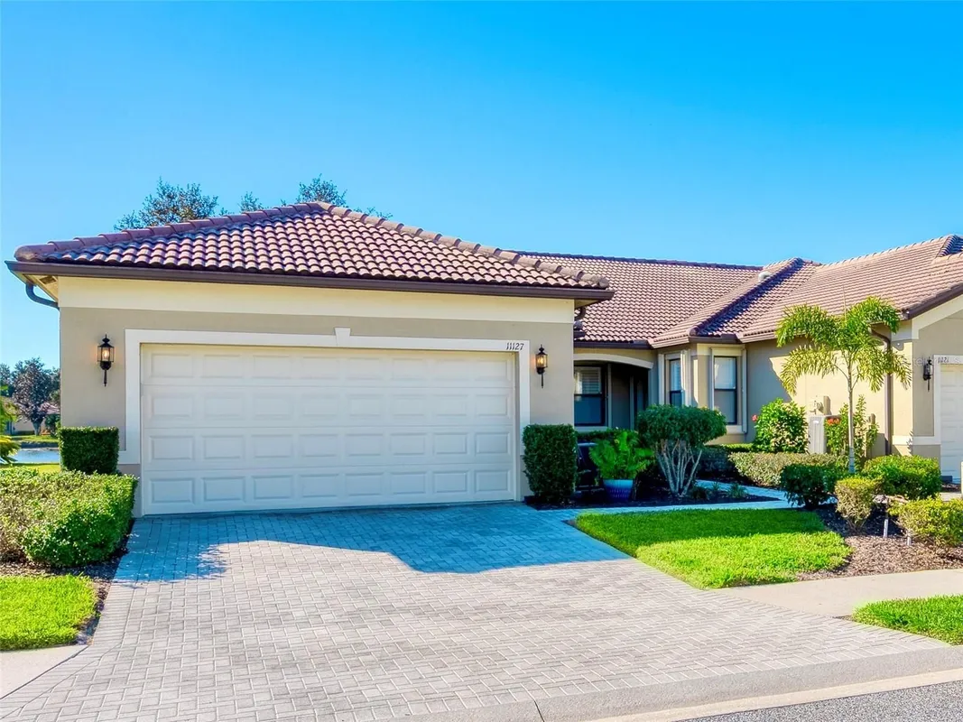 Property Slideshow image 1 of 41 | 11127 campazzo dr, Venice, FL, 34292