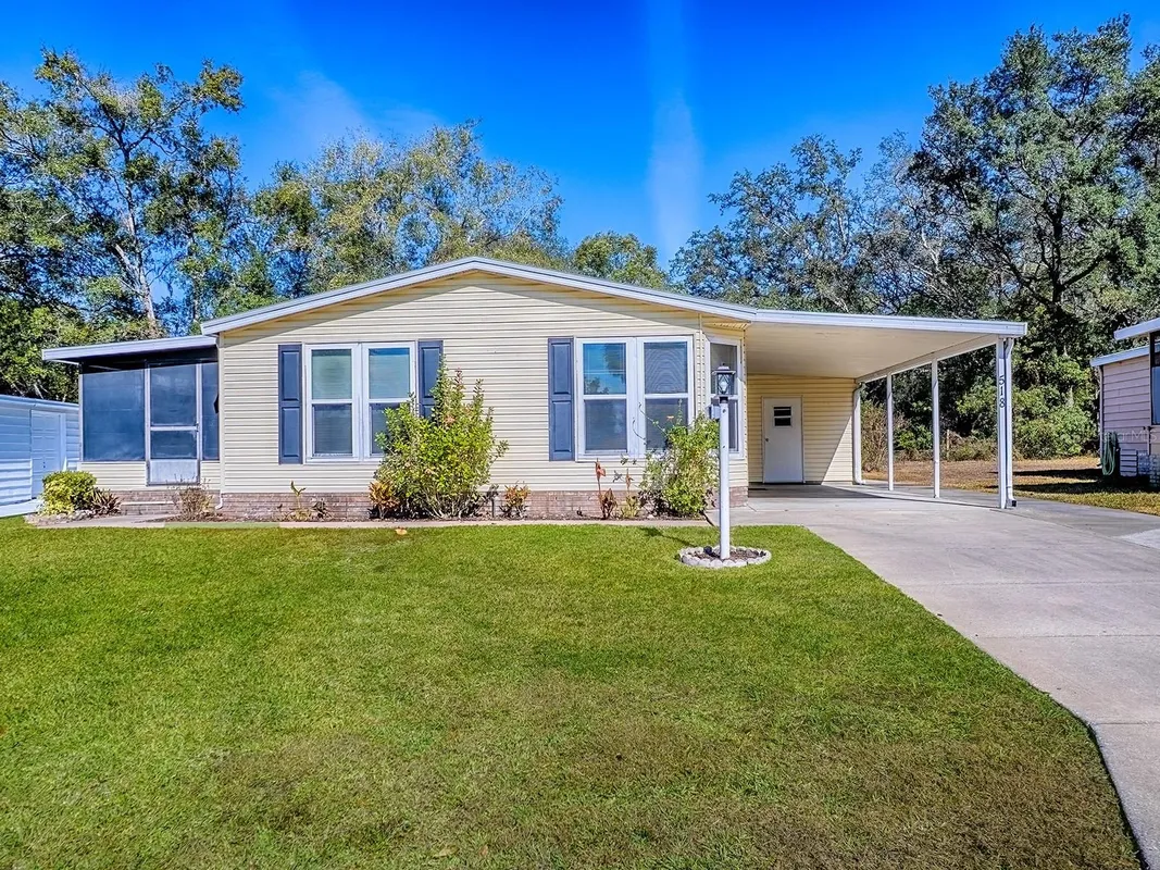 Property Slideshow image 1 of 44 | 518 saint andrews blvd, Lady Lake, FL, 32159
