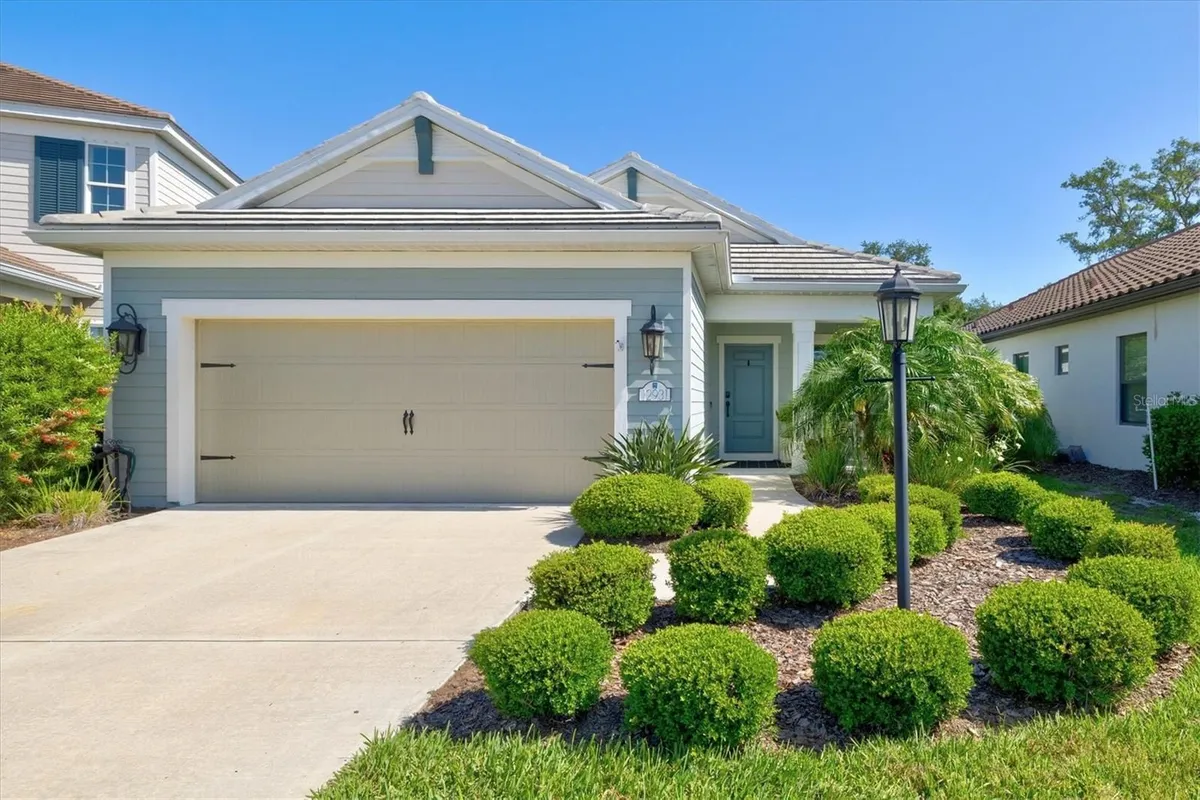 Property Slideshow image 1 of 90 | 12931 seasong ter, Bradenton, FL, 34211