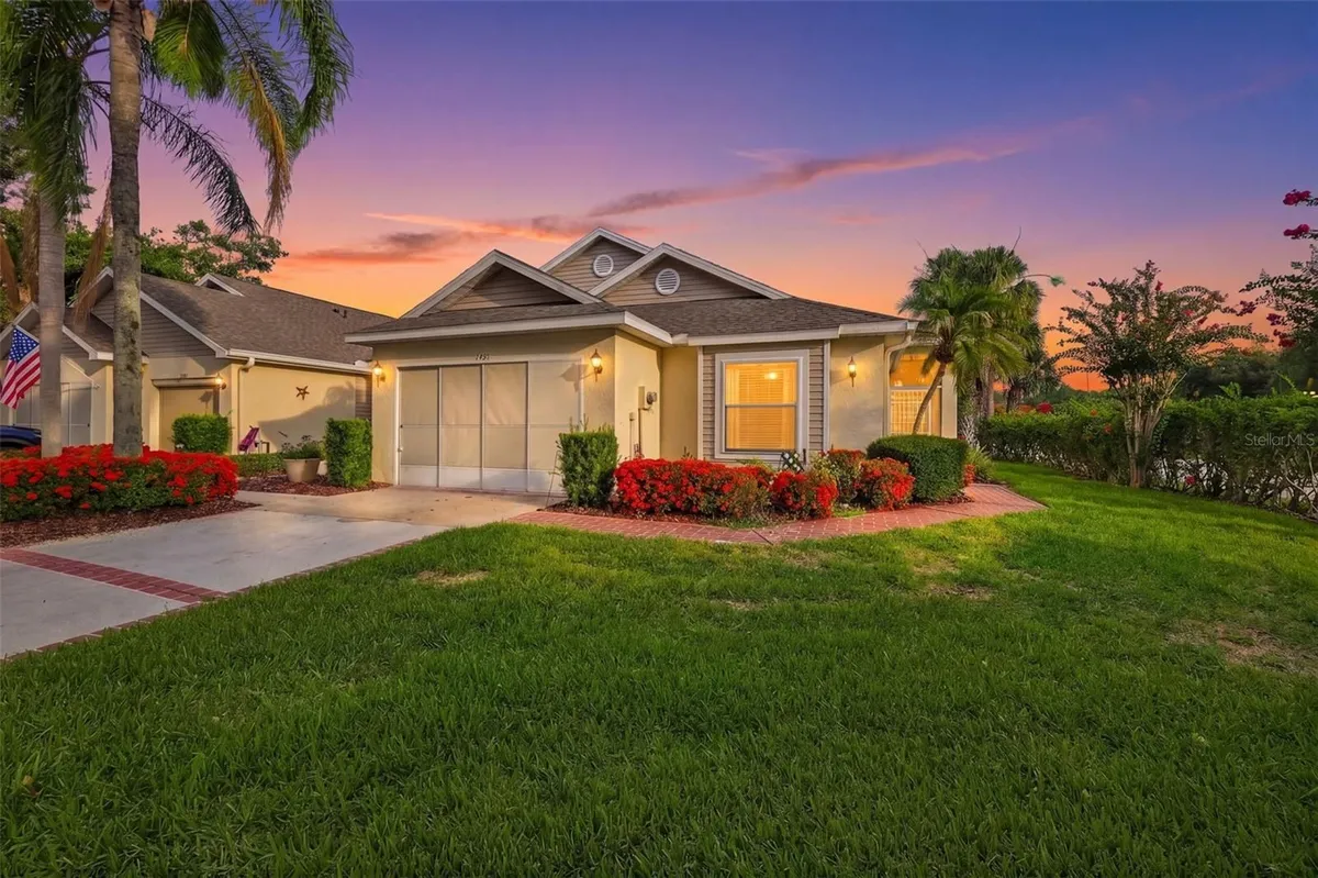 Property Slideshow image 1 of 90 | 2401 nantucket glen pl 11, Sun City Center, FL, 33573