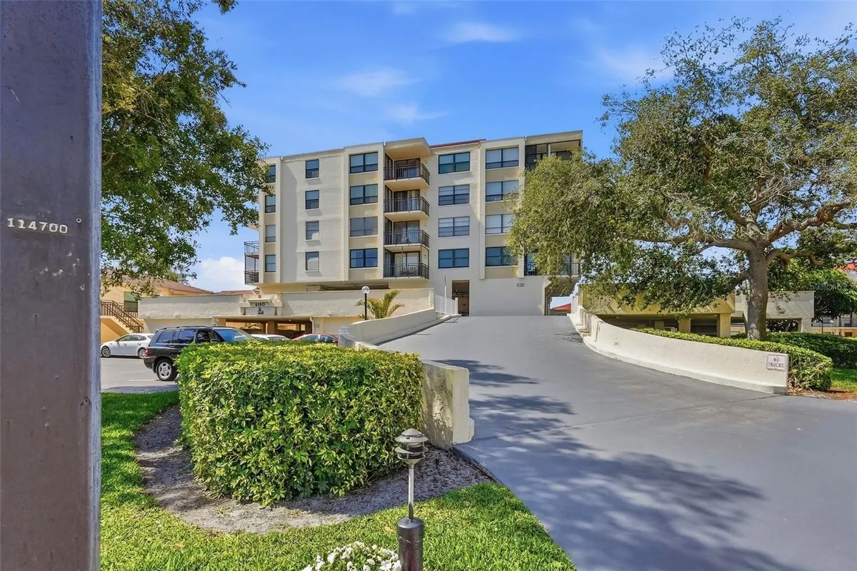 Property Slideshow image 1 of 25 | 6180 sun blvd 307, St Petersburg, FL, 33715