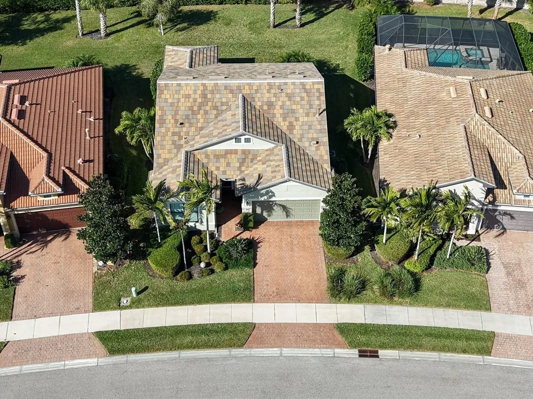 Property Slideshow image 1 of 55 | 5952 snowy egret dr, Sarasota, FL, 34238