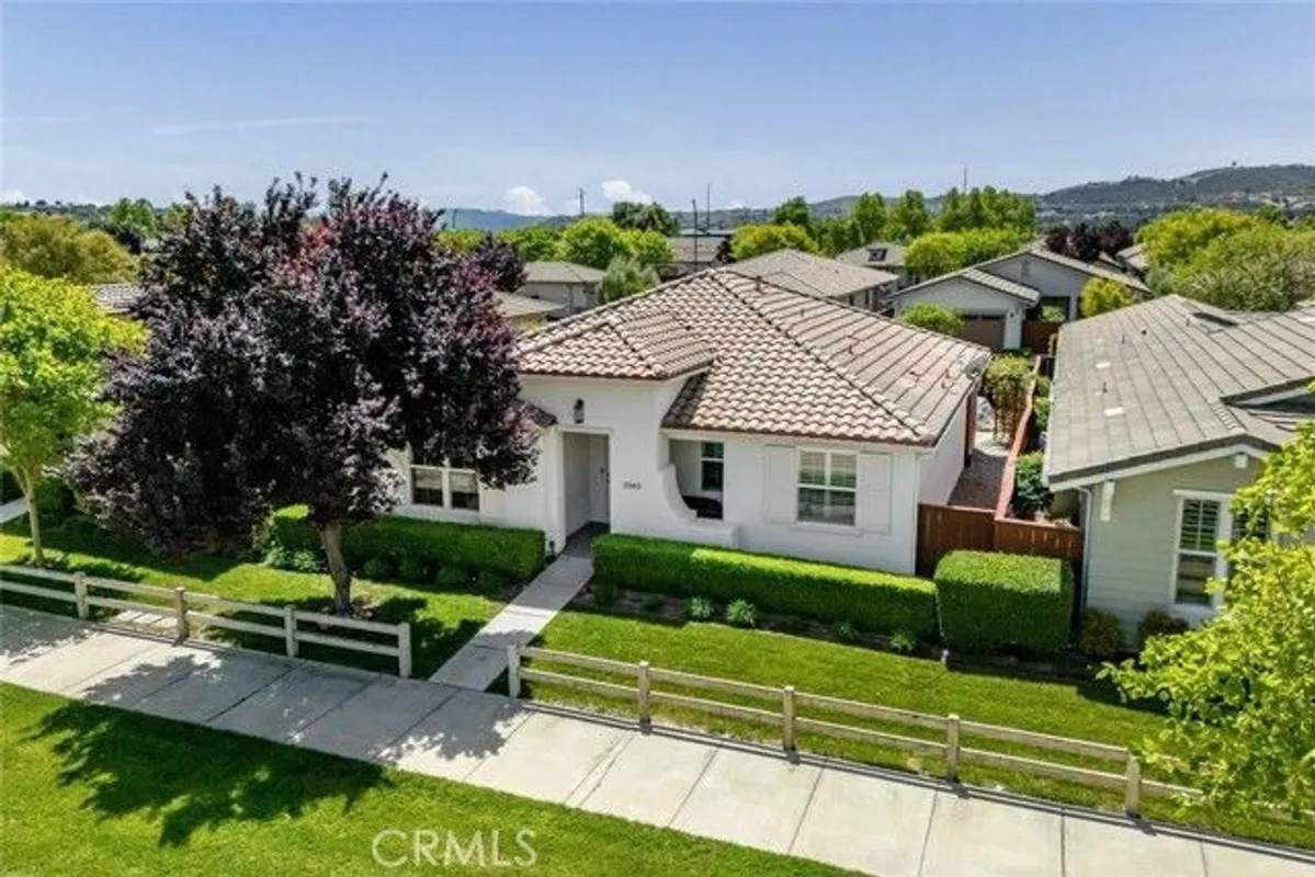 Property Slideshow image 1 of 40 | 2563 clubhouse dr, Paso Robles, CA, 93446