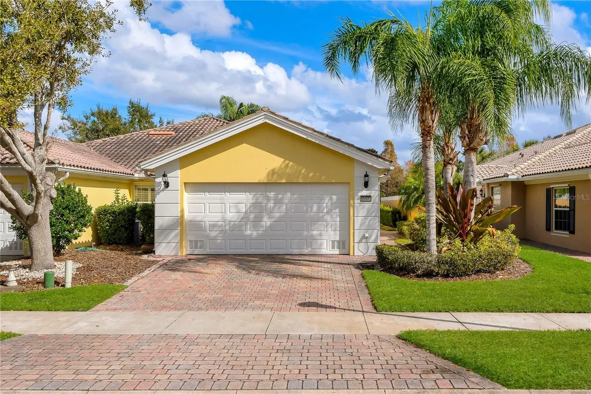 Property Slideshow image 1 of 32 | 11831 fan tail ln, Orlando, FL, 32827