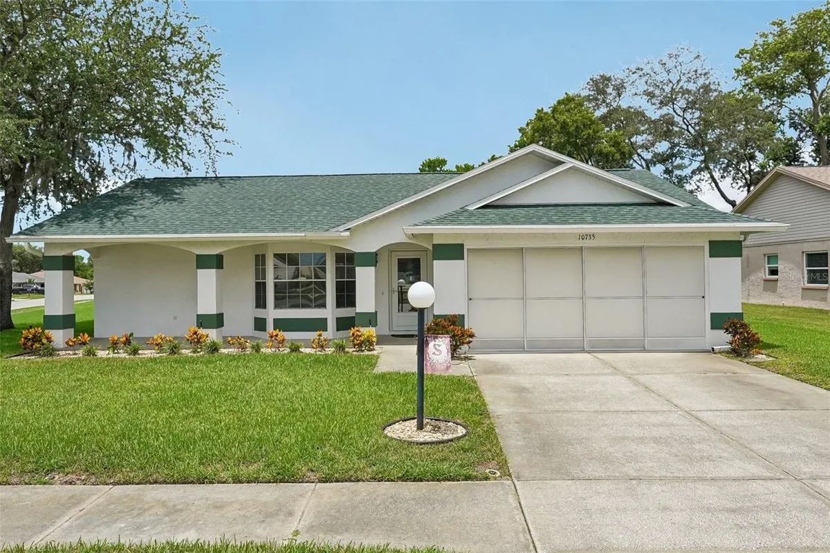 Property Slideshow image 1 of 65 | 10735 buckfield dr, Port Richey, FL, 34668