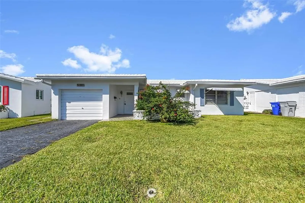 Property Slideshow image 1 of 25 | 2851 w golf blvd, Pompano Beach, FL, 33064