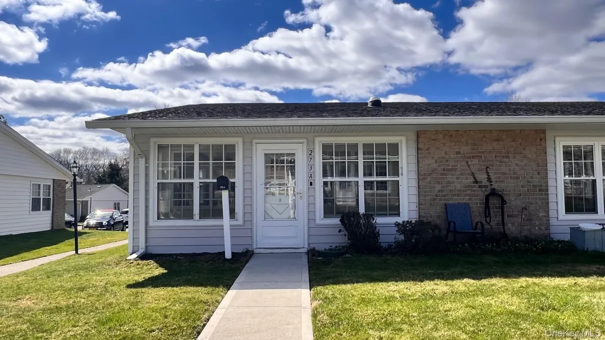 Property Slideshow image 1 of 12 | 273 berwick ct a, Brookhaven, NY, 11961