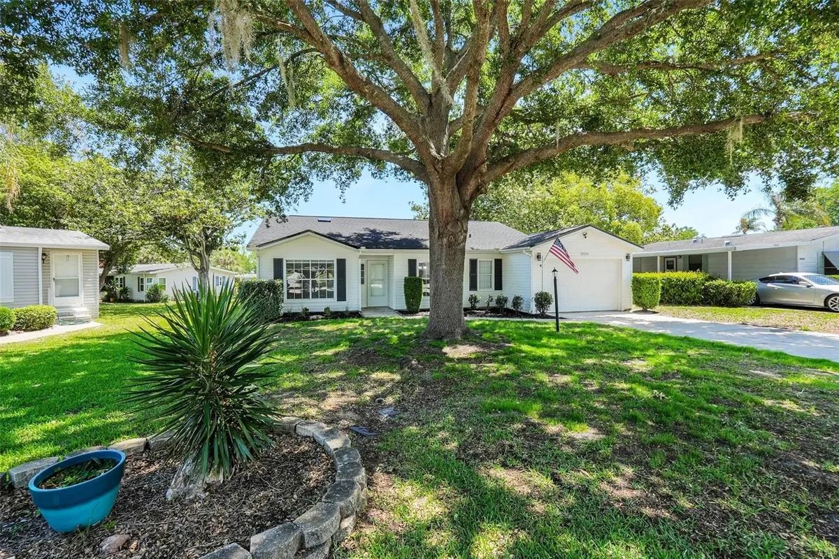 Property Slideshow image 1 of 42 | 25212 clifford hl, Leesburg, FL, 34748