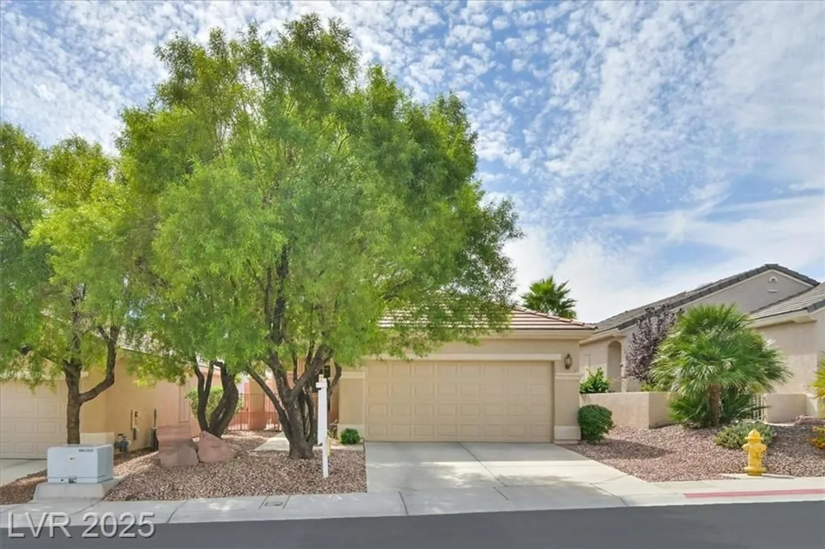 Property Slideshow image 1 of 40 | 2191 indigo creek ave, Henderson, NV, 89012