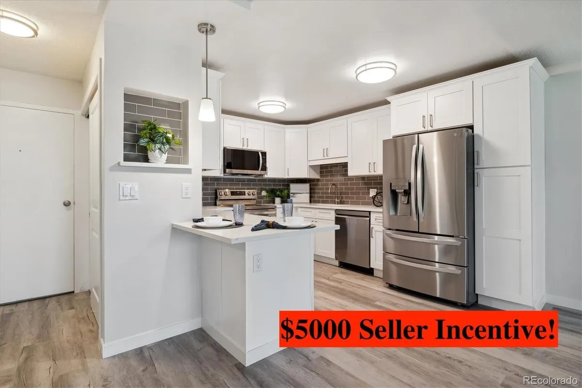 Property Slideshow image 1 of 50 | 715 s alton way 5a, Denver, CO, 80247