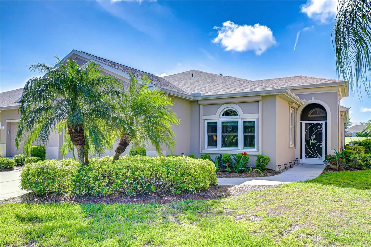 Property Slideshow image 1 of 30 | 984 pembroke point way, Sun City Center, FL, 33573