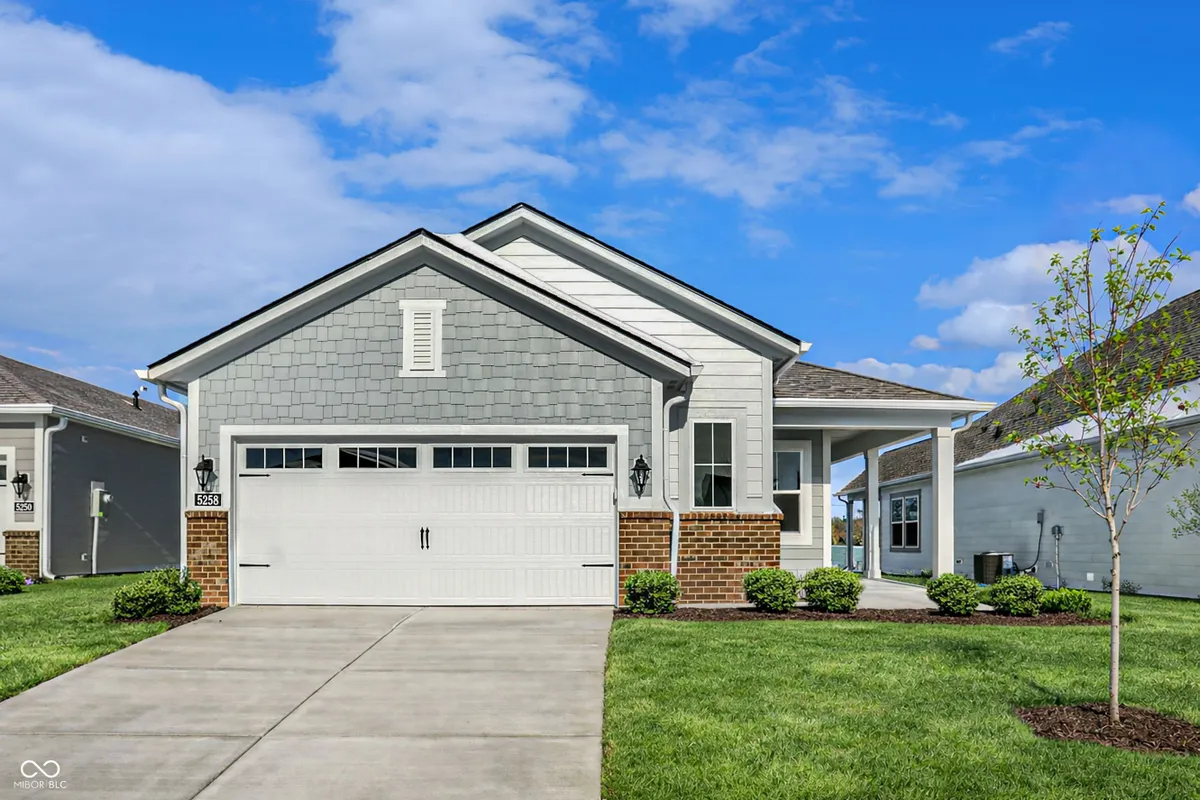 Property Slideshow image 1 of 37 | 5258 foxley park ln, Avon, IN, 46123