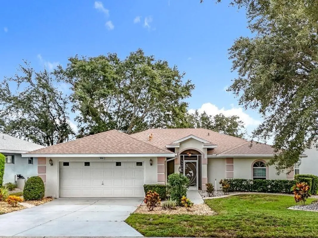 Property Slideshow image 1 of 63 | 5518 queen victoria dr, Leesburg, FL, 34748
