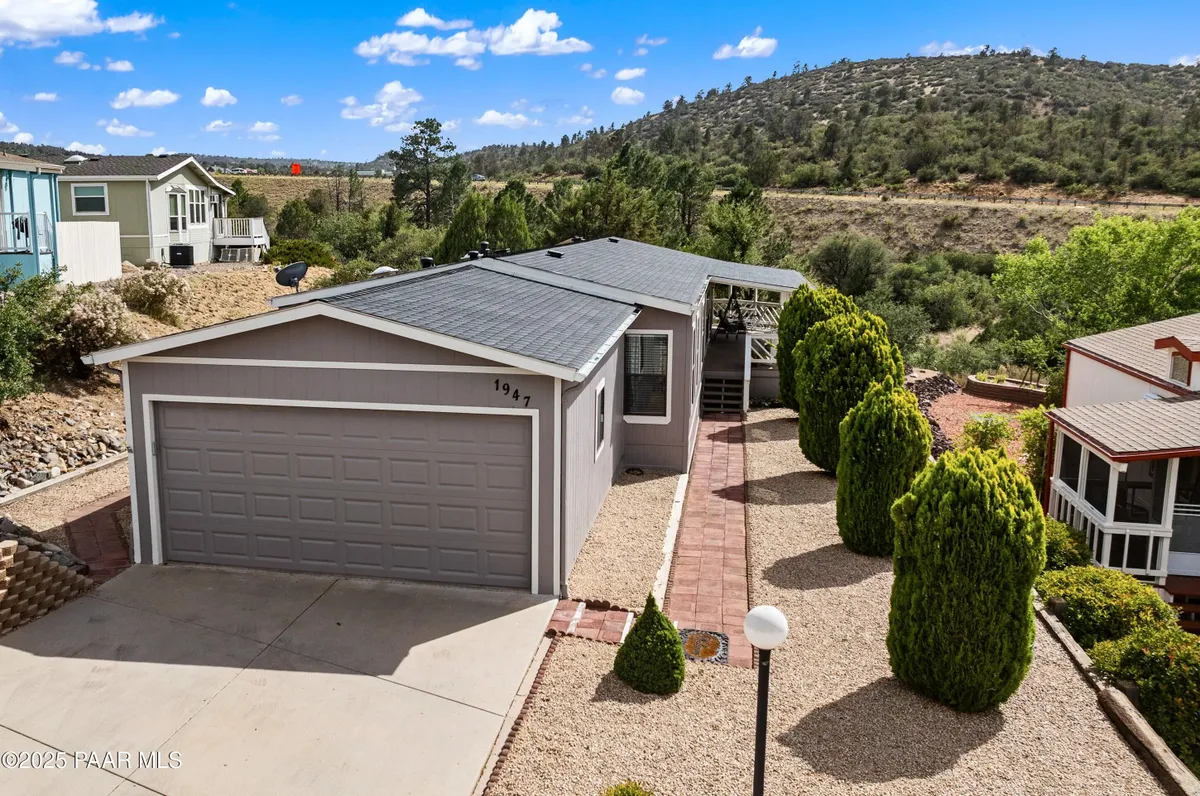 Property Slideshow image 1 of 48 | 1947 e mountain hollow dr, Prescott, AZ, 86301