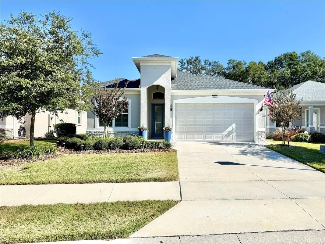 Property Slideshow image 1 of 27 | 8228 bridgeport bay cir, Mount Dora, FL, 32757