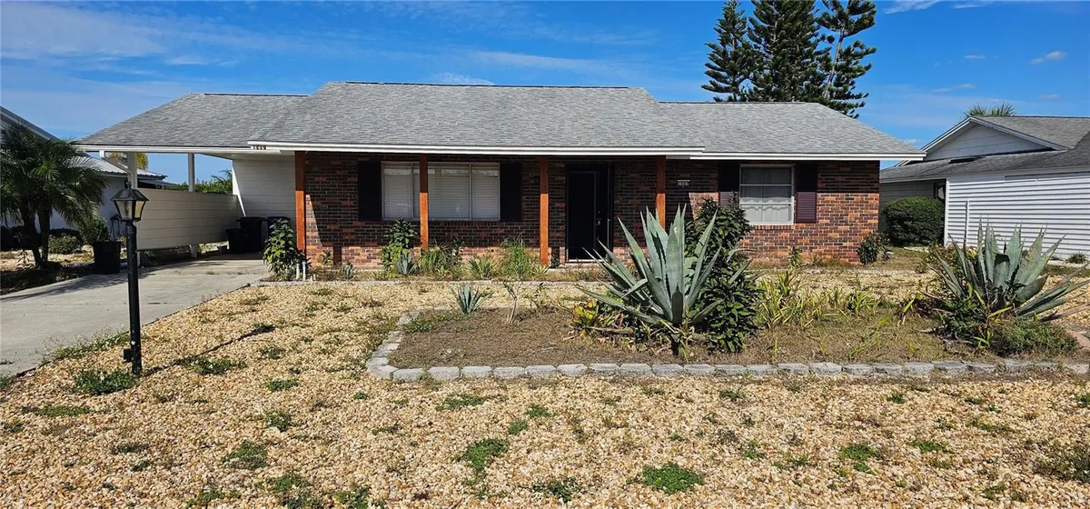 Property Slideshow image 1 of 38 | 1507 n lake dr, Sun City Center, FL, 33573