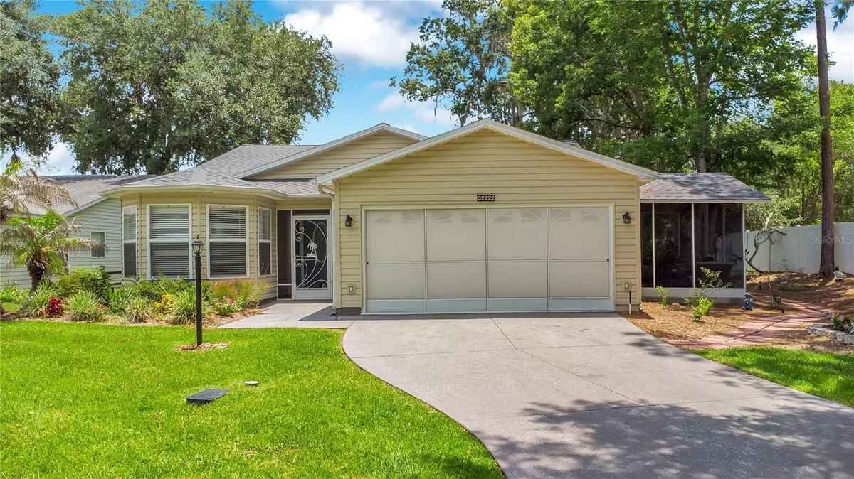 Property Slideshow image 1 of 56 | 32222 summertree cir, Leesburg, FL, 34748