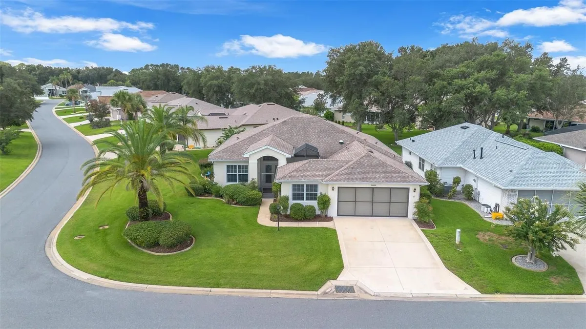 Property Slideshow image 1 of 41 | 5524 sir churchill dr, Leesburg, FL, 34748