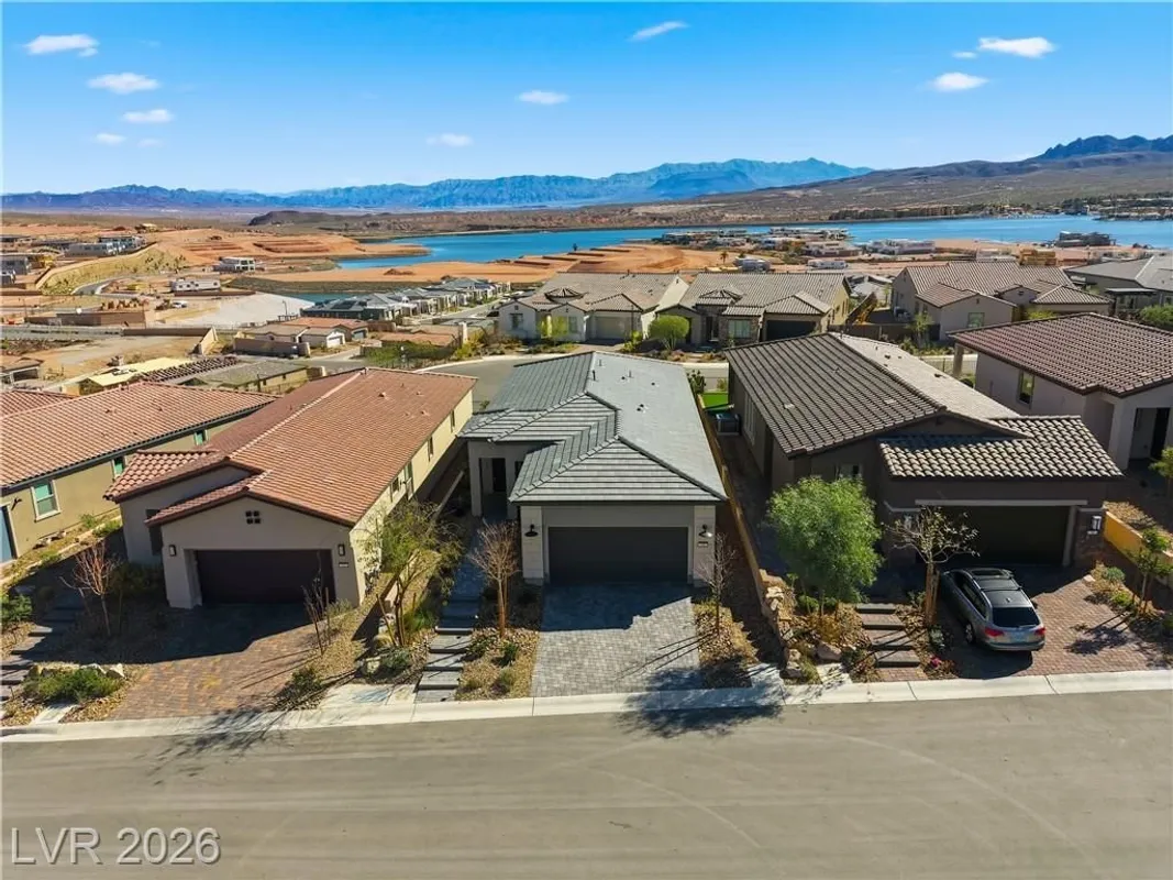 Property Slideshow image 1 of 46 | 100 stone bluff ln, Henderson, NV, 89011
