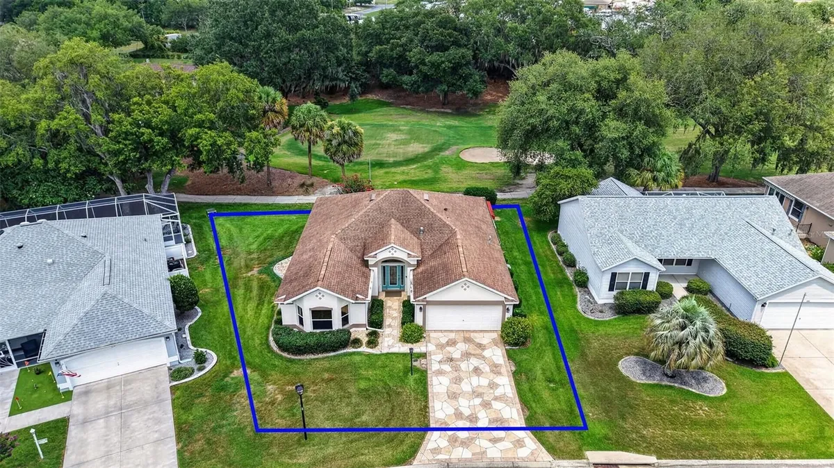 Property Slideshow image 1 of 55 | 522 loma paseo dr, Lady Lake, FL, 32159