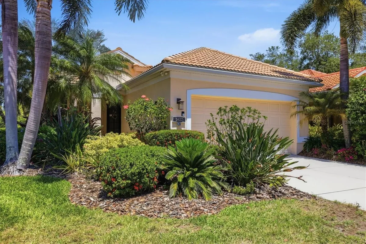 Property Slideshow image 1 of 58 | 7627 birds eye ter, Bradenton, FL, 34203
