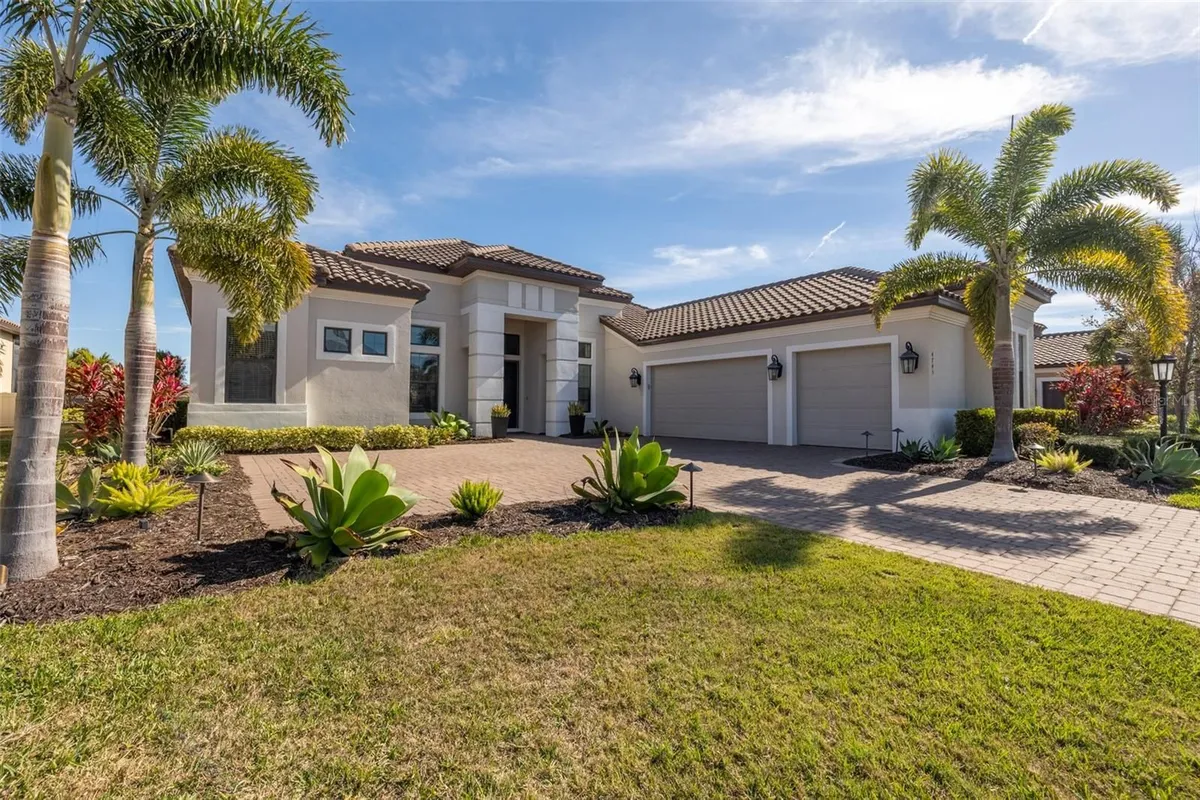 Property Slideshow image 1 of 91 | 4745 benito ct, Lakewood Ranch, FL, 34211