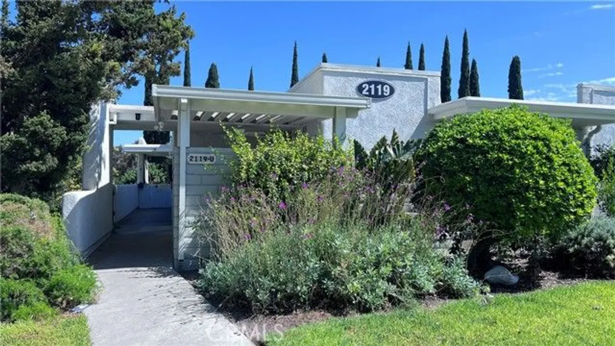 Property Slideshow image 1 of 25 | 2119 via puerta n, Laguna Woods, CA, 92637