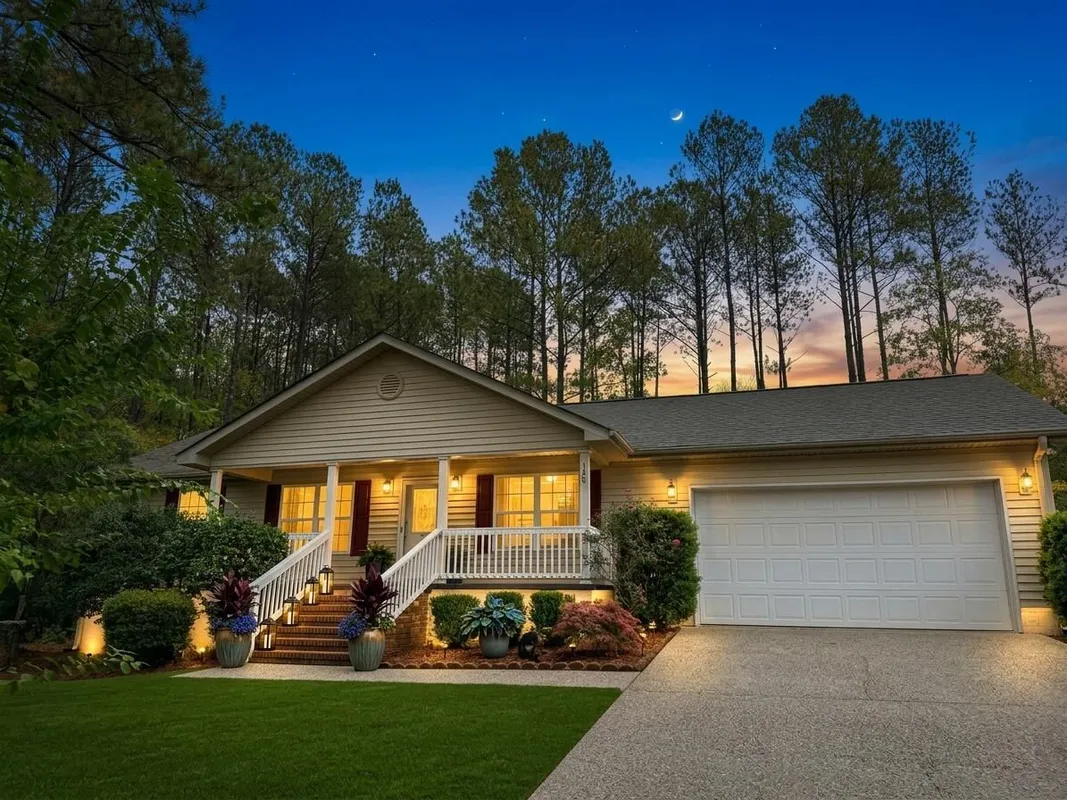 Property Slideshow image 1 of 27 | 105 arbor ln, Mccormick, SC, 29835