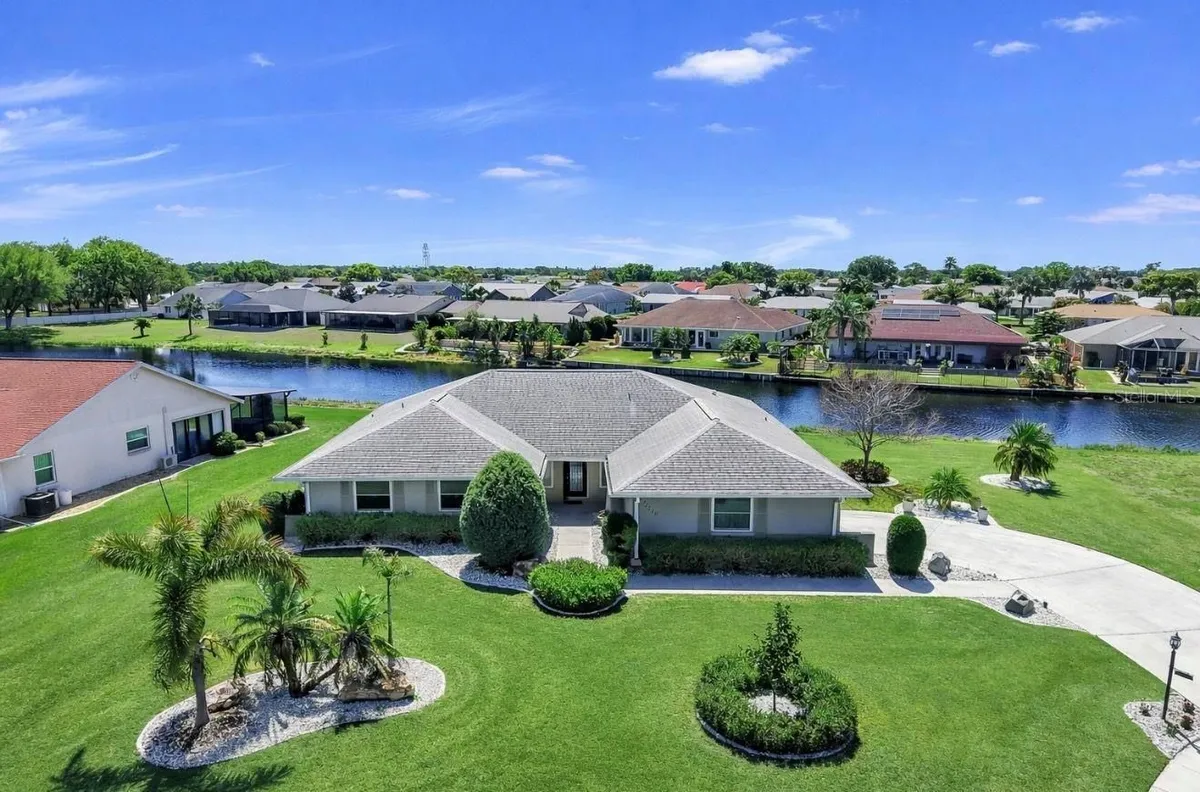 Property Slideshow image 1 of 51 | 2110 w view dr, Sun City Center, FL, 33573