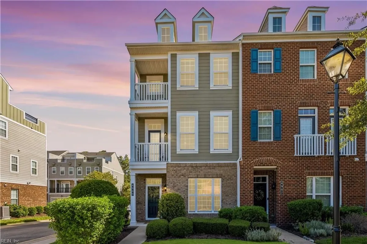 Property Slideshow image 1 of 45 | 4909 settlers market blvd, Williamsburg, VA, 23188