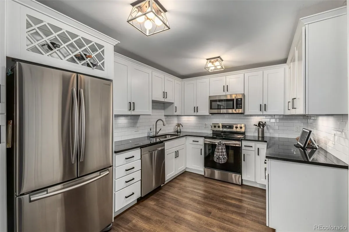 Property Slideshow image 1 of 34 | 625 s alton way 10b, Denver, CO, 80247