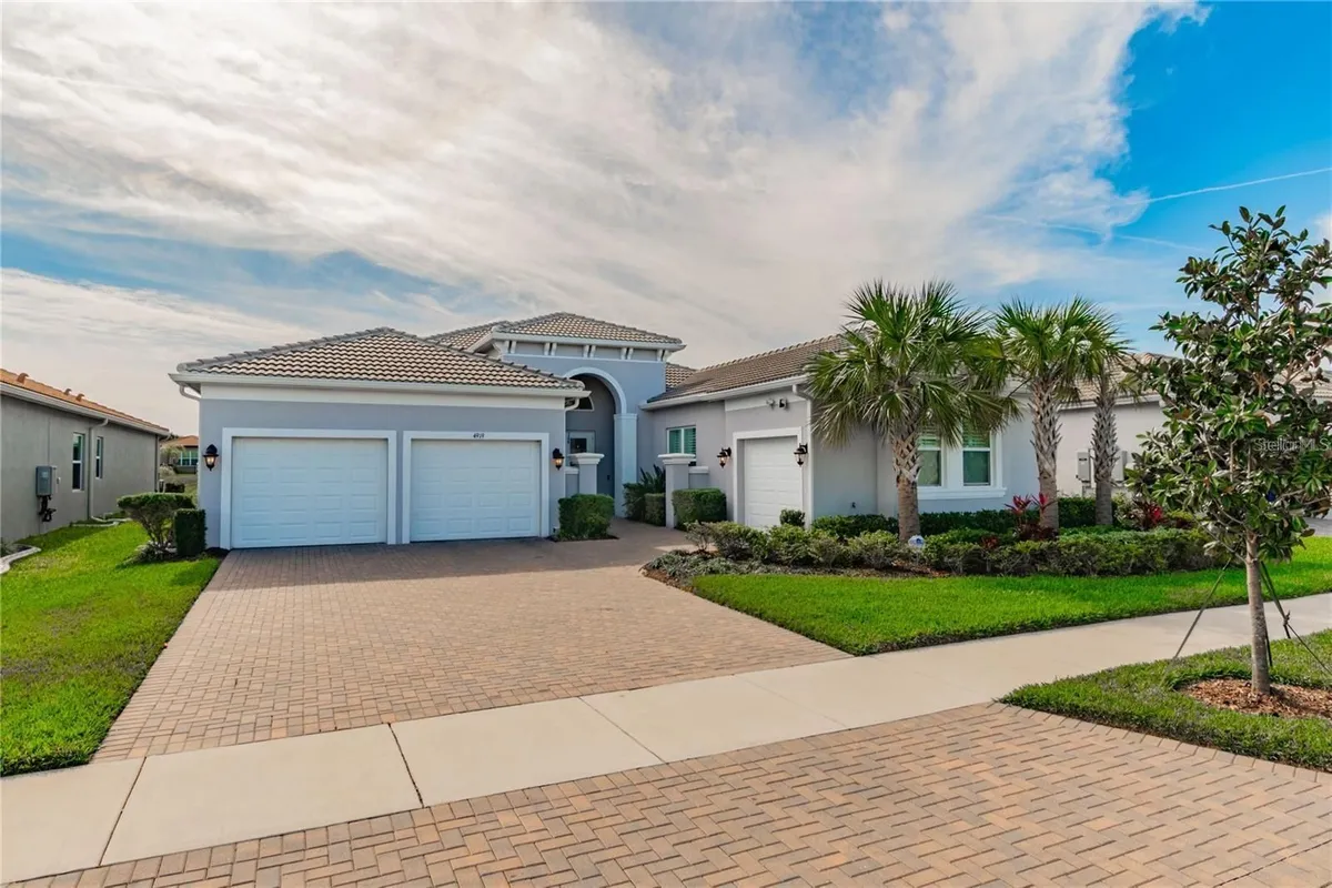 Property Slideshow image 1 of 43 | 4919 pamplona ct, Wimauma, FL, 33598
