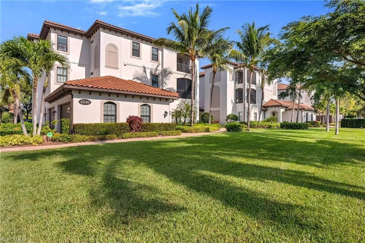Property Slideshow image 1 of 26 | 4590 colony villas dr 3, Bonita Springs, FL, 34134