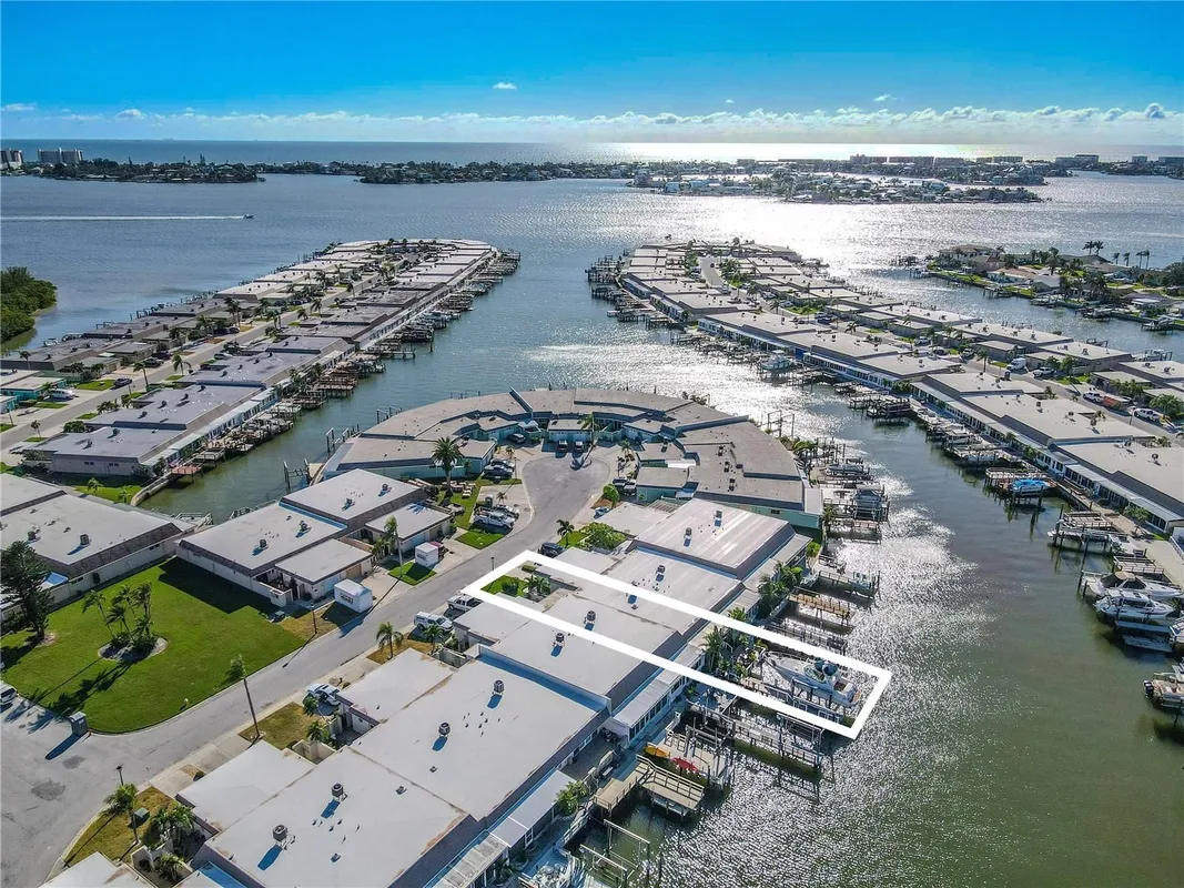 Property Slideshow image 1 of 64 | 345 boca ciega point blvd, Saint Petersburg, FL, 33708