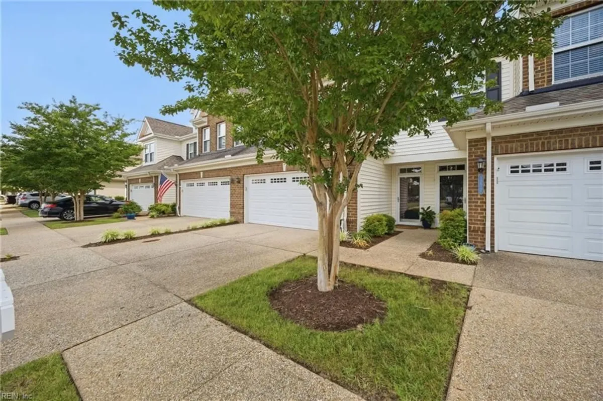 Property Slideshow image 1 of 50 | 1219 granton ter, Chesapeake, VA, 23322