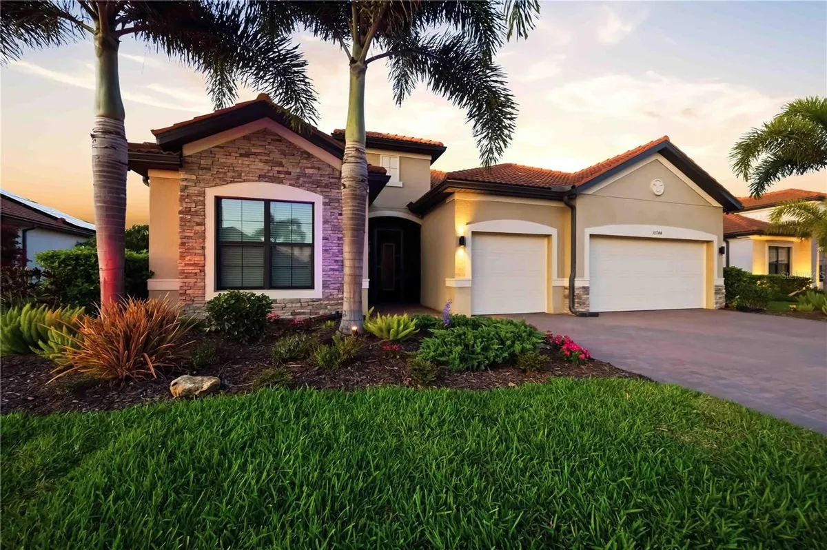 Property Slideshow image 1 of 94 | 10744 tarflower dr, Venice, FL, 34293