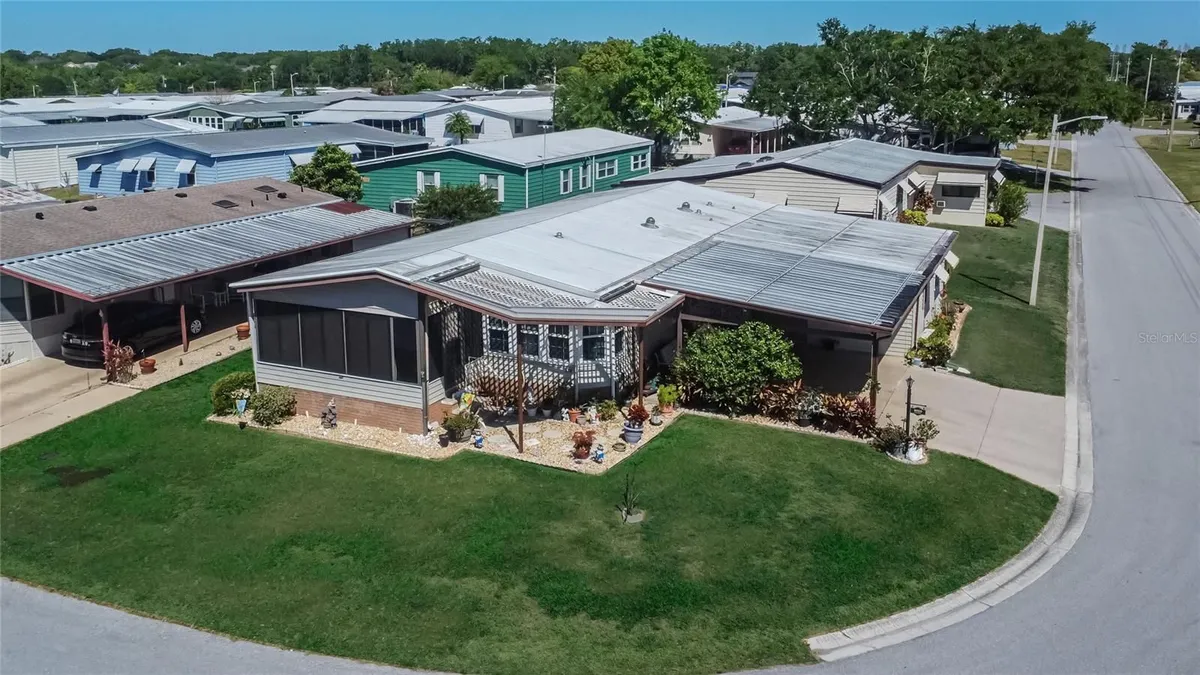 Property Slideshow image 1 of 44 | 4910 loch ness dr, Lakeland, FL, 33810