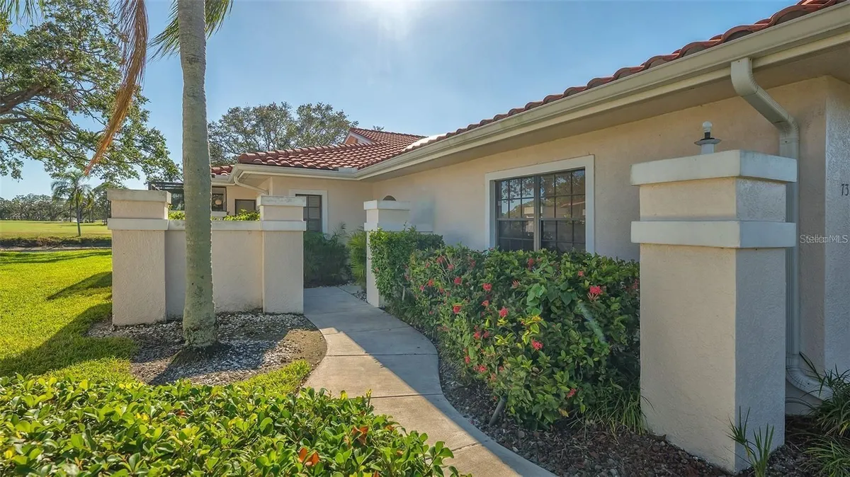 Property Slideshow image 1 of 95 | 7320 golf pointe cir, Sarasota, FL, 34243