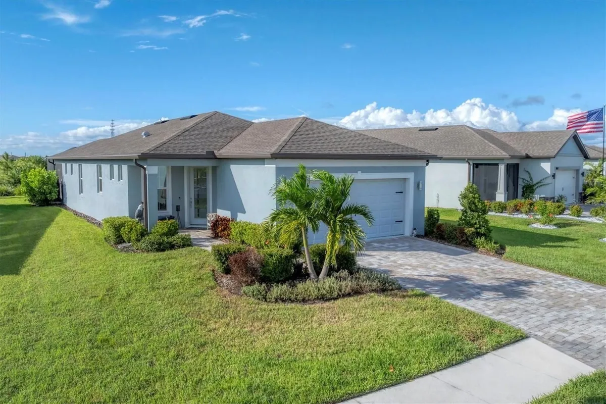 Property Slideshow image 1 of 73 | 10661 spring tide way, Parrish, FL, 34219