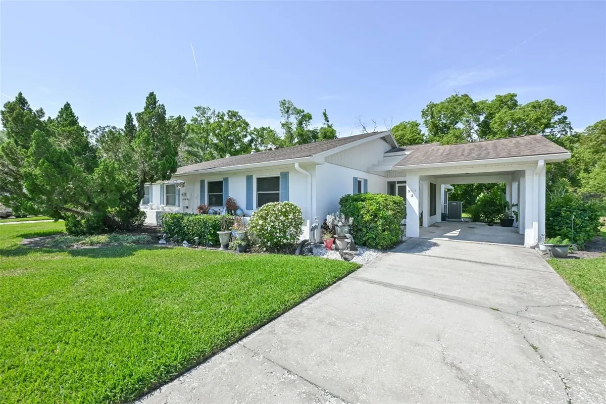 Property Slideshow image 1 of 98 | 511 finsbury cir b, Sun City Center, FL, 33573