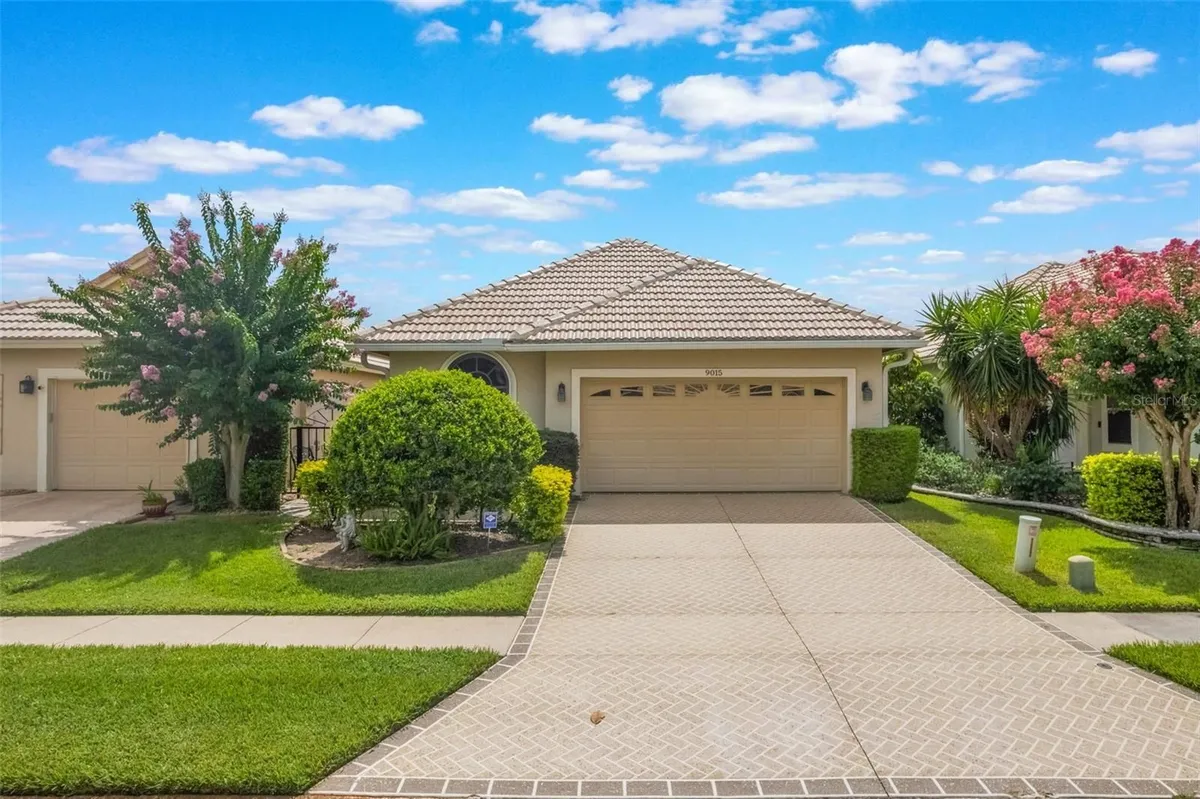 Property Slideshow image 1 of 39 | 9015 saint andrews way, Mount Dora, FL, 32757