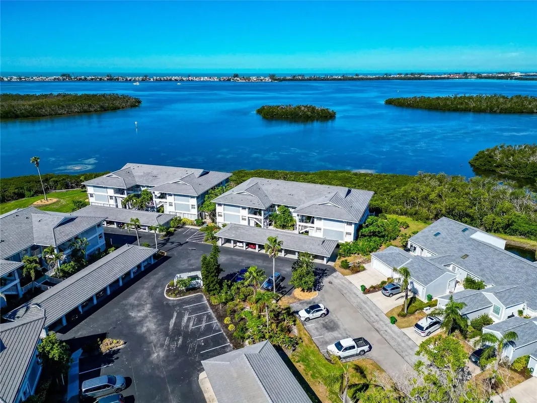 Property Slideshow image 1 of 58 | 1389 perico pointe cir cir 140, Bradenton, FL, 34209