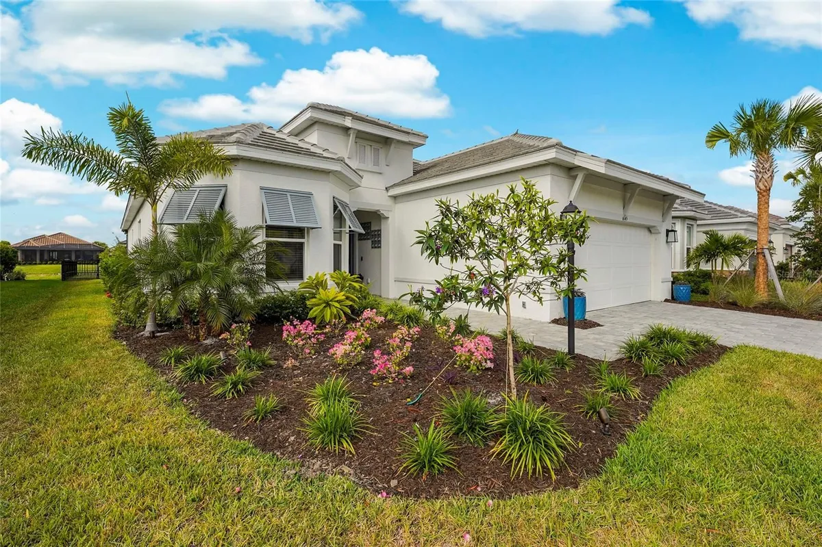 Property Slideshow image 1 of 25 | 6145 grandview hill ct, Bradenton, FL, 34203