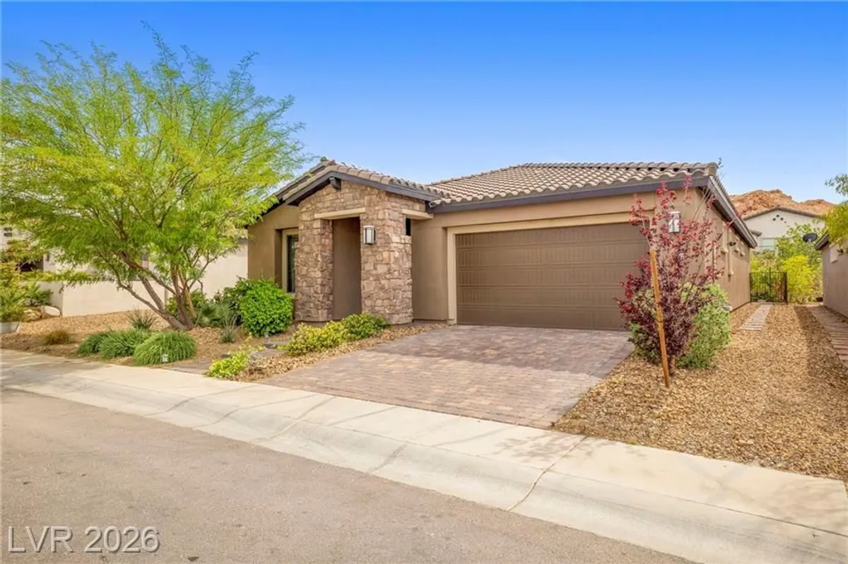 Property Slideshow image 1 of 68 | 25 desert sunshine pl, Henderson, NV, 89011