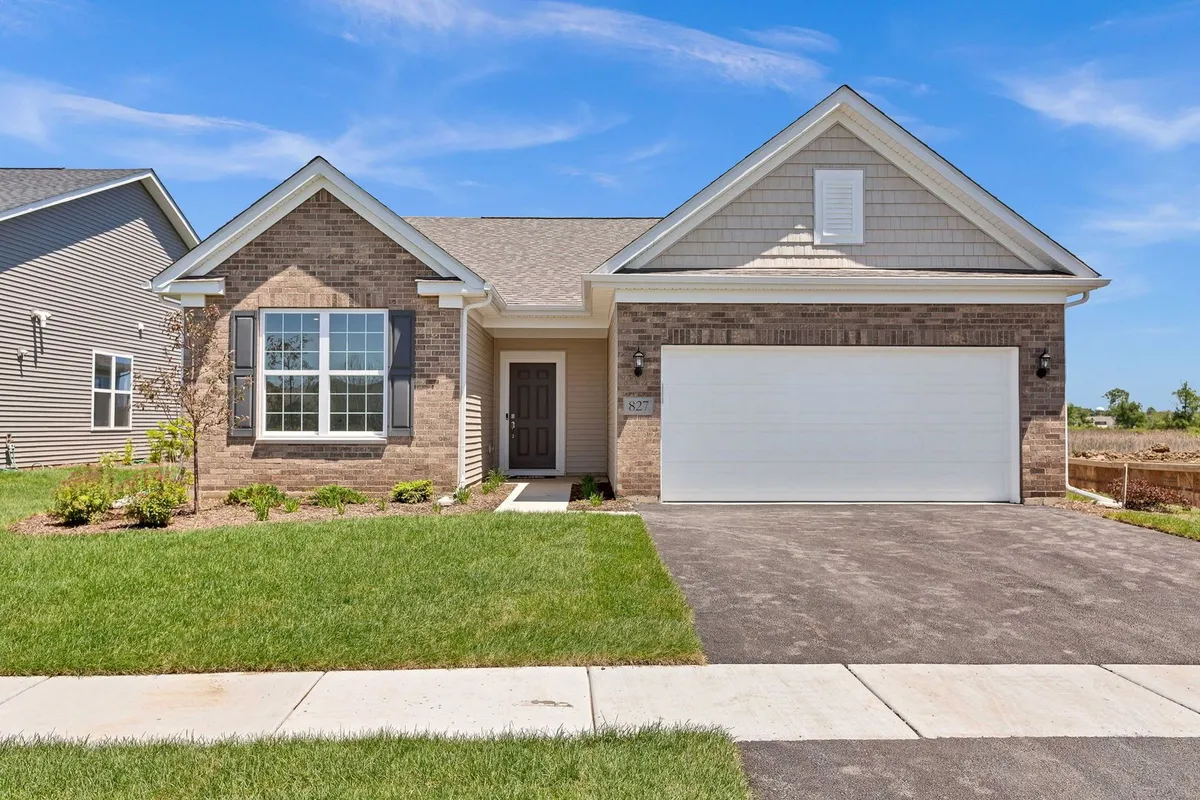 Property Slideshow image 1 of 12 | 2895 briargate dr, Lindenhurst, IL, 60046