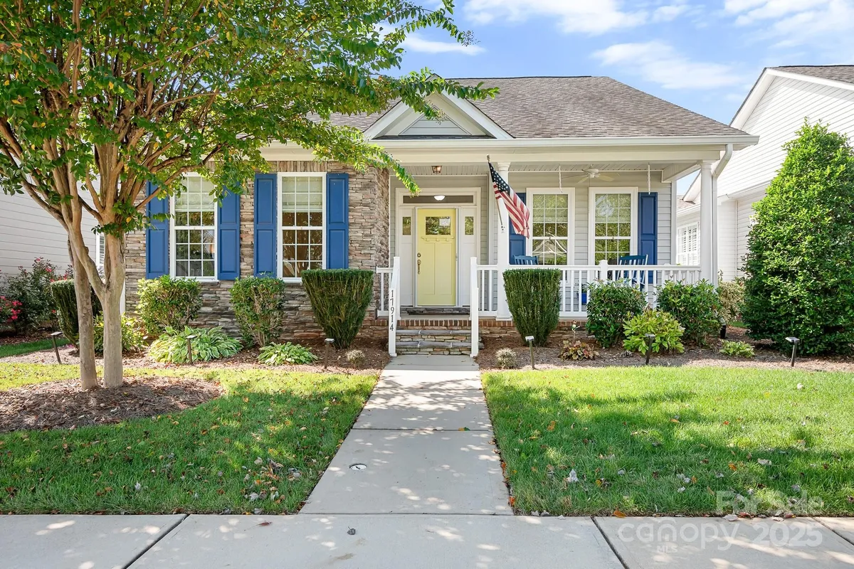 Property Slideshow image 1 of 36 | 17914 coulter pkwy, Cornelius, NC, 28031