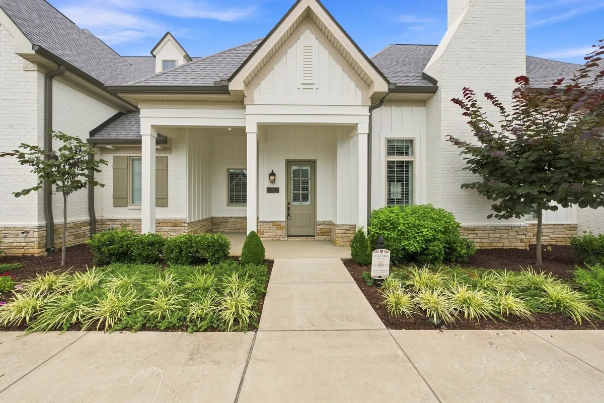 Property Slideshow image 1 of 35 | 310 flag ct, Gallatin, TN, 37066